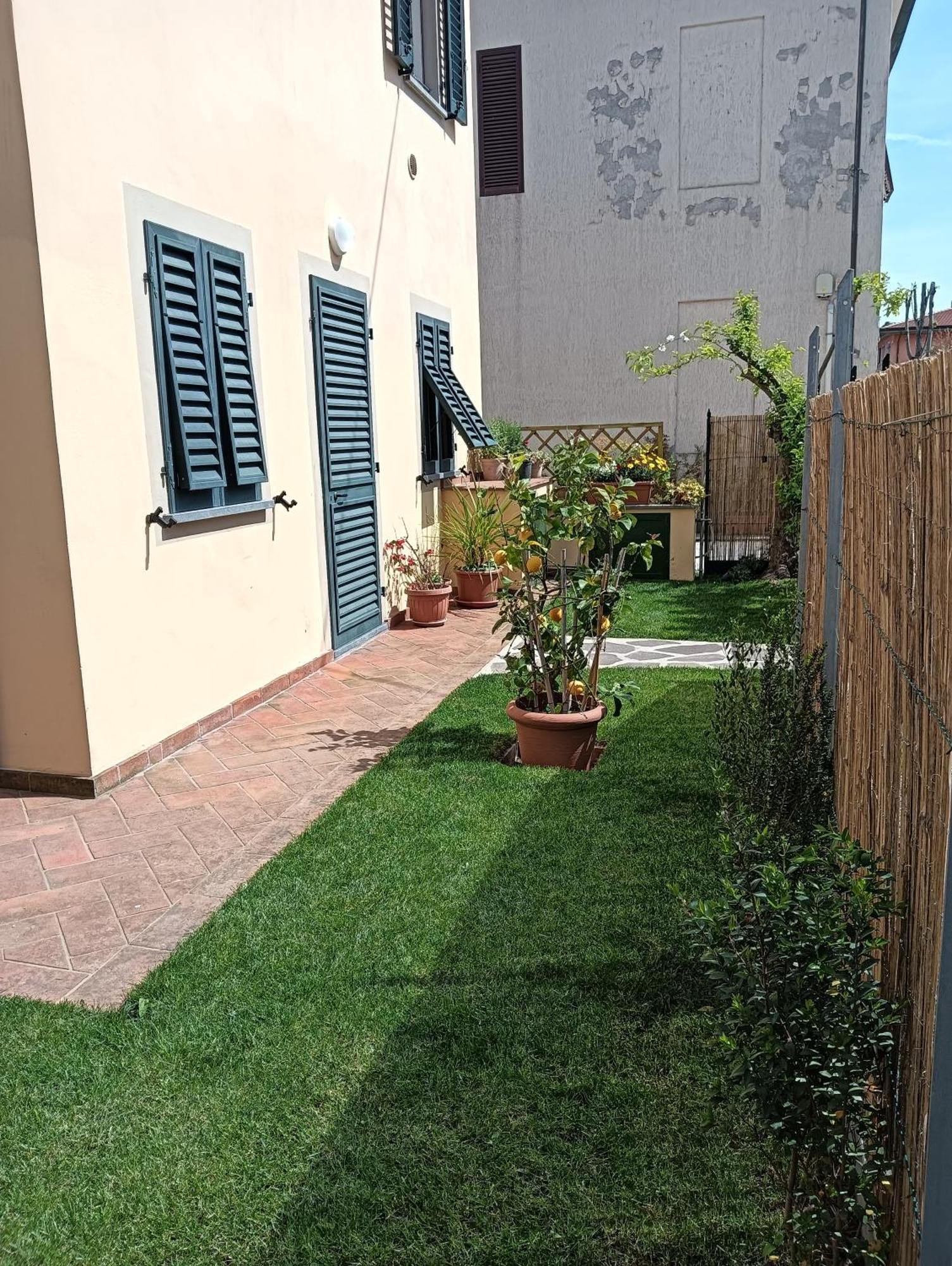 Casa Vacanze Rustico Di Corte Capannori Ngoại thất bức ảnh